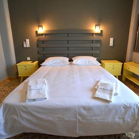 Leonidaion Guesthouse Ancient Olympia Room photo A bedroom in a hotel