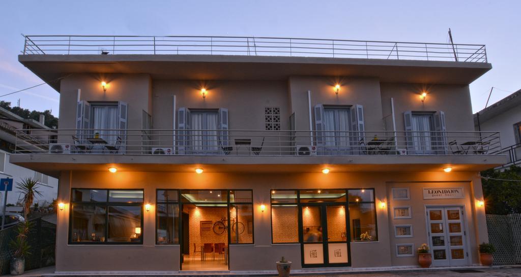 Leonidaion Guesthouse Ancient Olympia Exterior photo The hotel at night